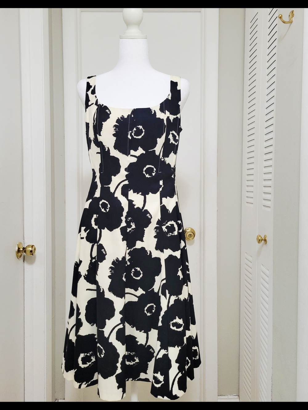 Nine West Black and White Floral Fit-and-Flare Midi Dress